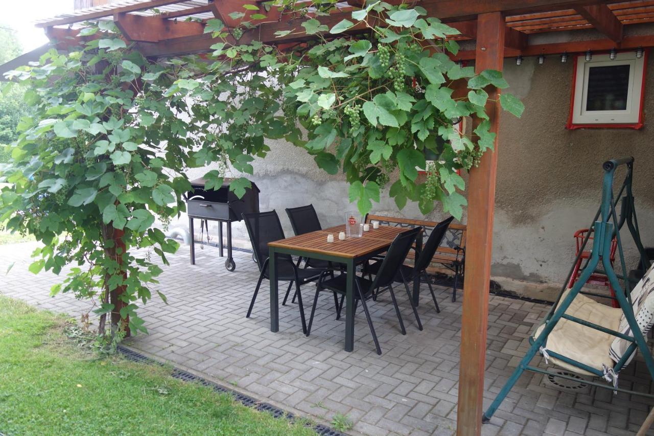 Pod Chlumem - Utulny Byt V Blizkosti Centra Decin Exterior photo